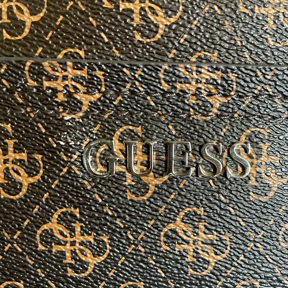 Guess Purse/Wallet - Picture 8 of 12